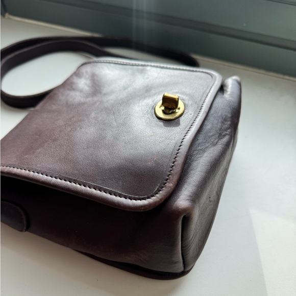 Vintage Coach 1999 9076 Mahogany Leather Companion Flap Bag - Picture 3 of 11